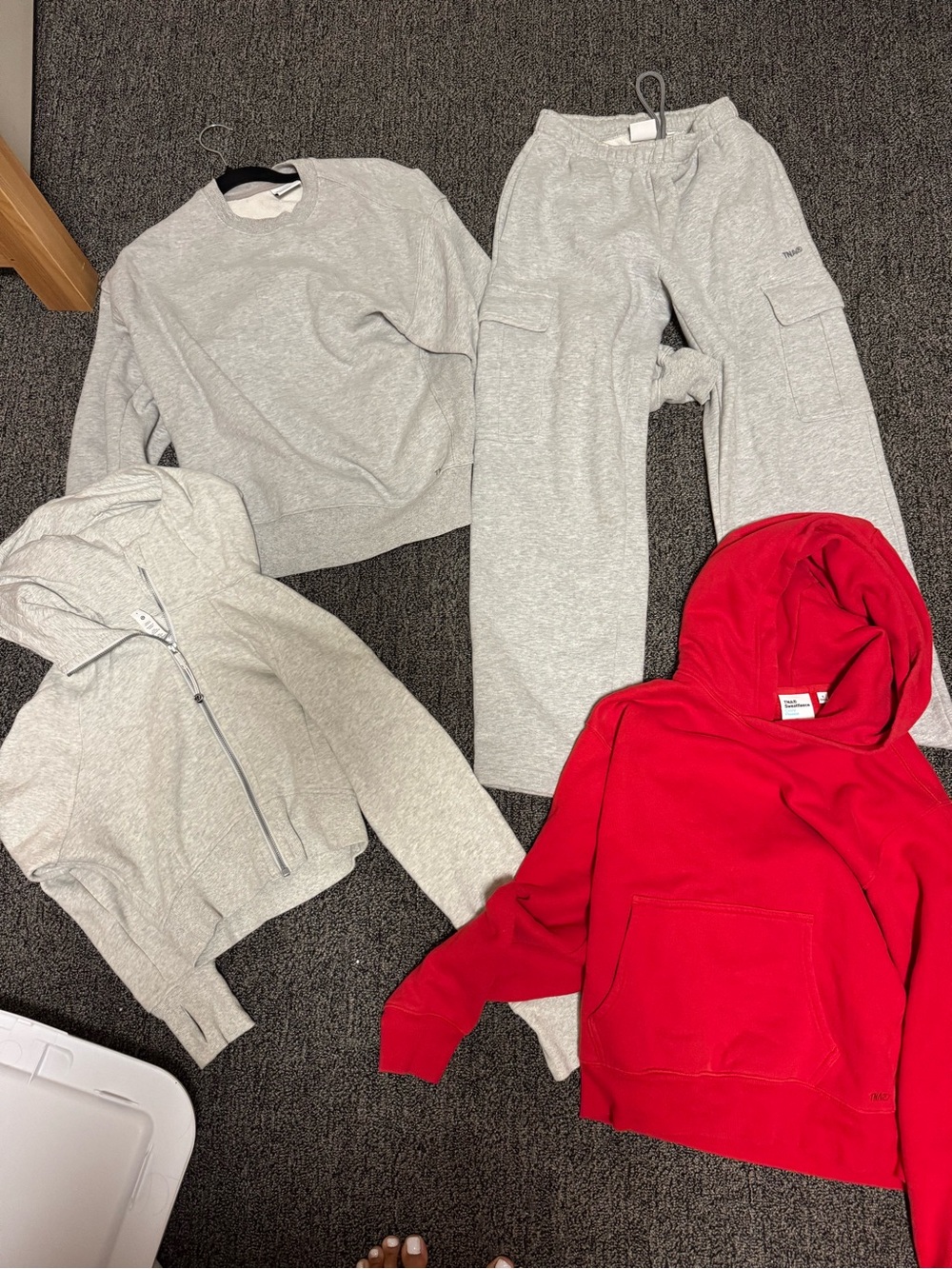 aritzia/lululemon sweaters/sweater sweatsuit set